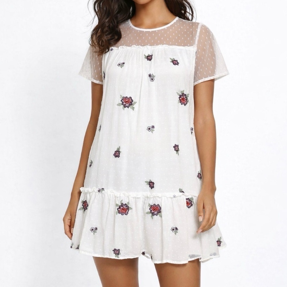 Francesca's Miami Flower embroidery Shift White Dress, Size SM flirty*